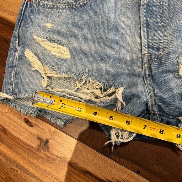 New Levi's 501 High Rise Short in Faultline Distressed Size 28 - Picture 15 of 15